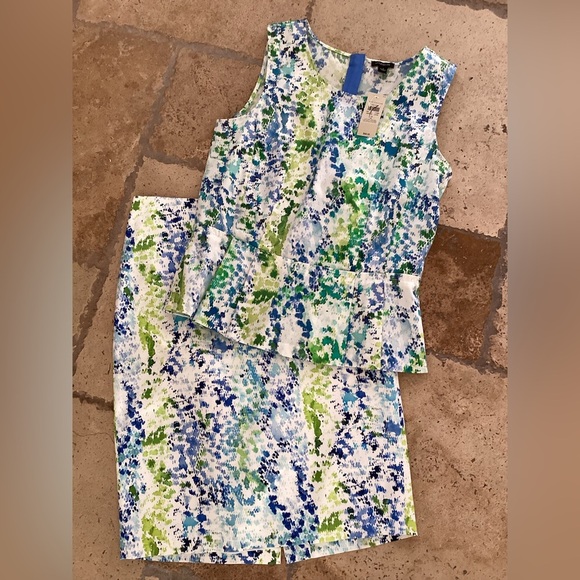 Ann Taylor Dresses & Skirts - NWT Ann Taylor gorgeous 2 pc top skirt dress set sz 2 blues lime green
@6